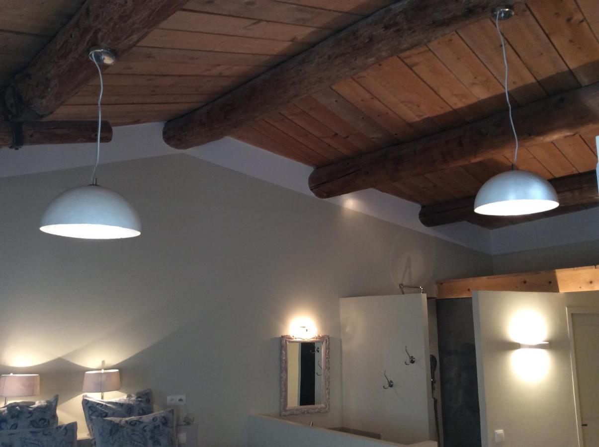 Le Moulin Des Pinchinats Bed & Breakfast Aix-en-Provence Ngoại thất bức ảnh