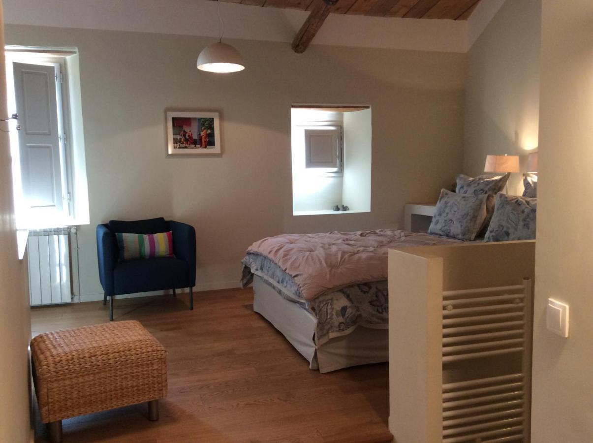 Le Moulin Des Pinchinats Bed & Breakfast Aix-en-Provence Ngoại thất bức ảnh