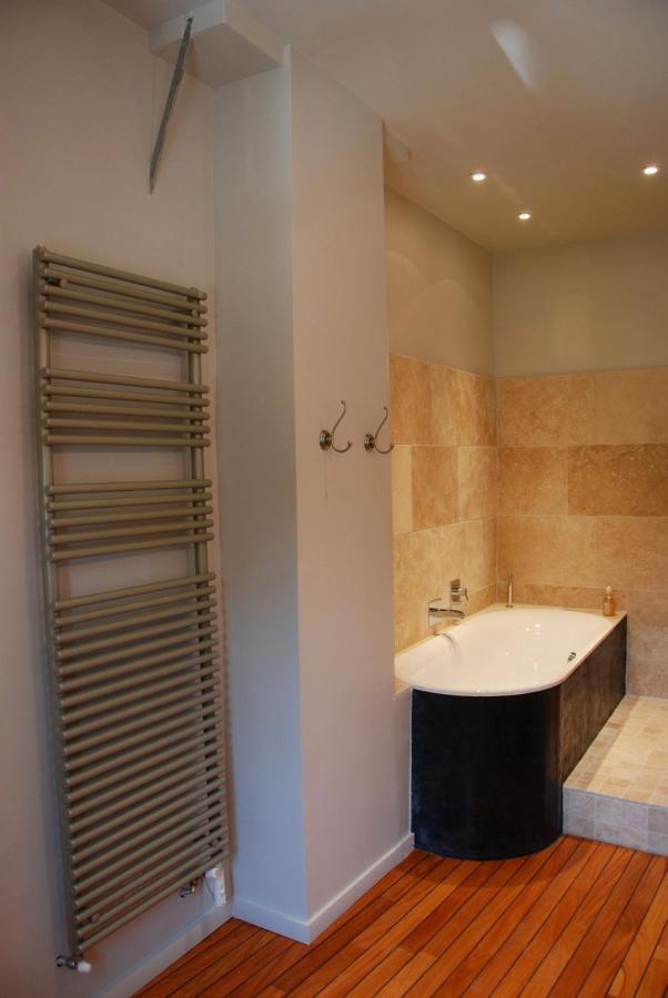 Le Moulin Des Pinchinats Bed & Breakfast Aix-en-Provence Ngoại thất bức ảnh