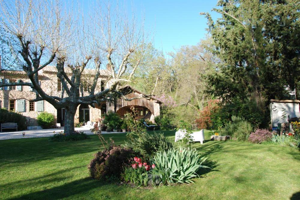 Le Moulin Des Pinchinats Bed & Breakfast Aix-en-Provence Ngoại thất bức ảnh