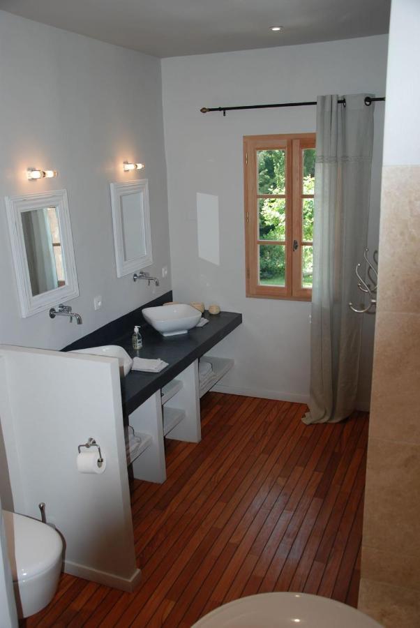 Le Moulin Des Pinchinats Bed & Breakfast Aix-en-Provence Ngoại thất bức ảnh