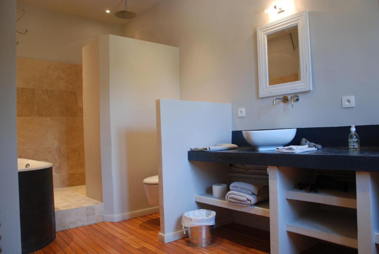 Le Moulin Des Pinchinats Bed & Breakfast Aix-en-Provence Ngoại thất bức ảnh